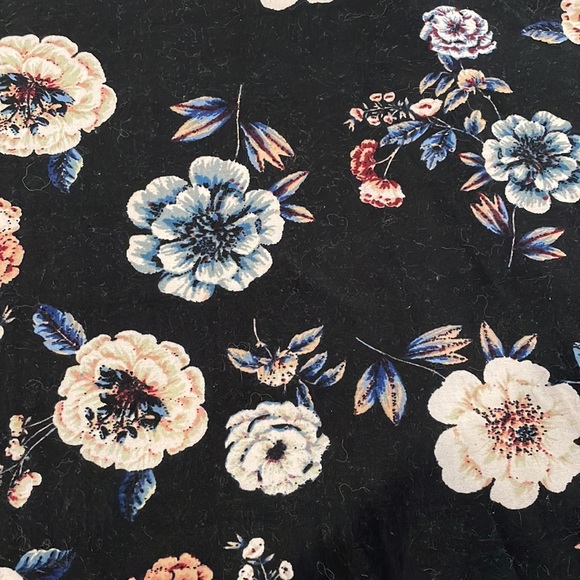 T back flowy tank - Picture 2 of 2